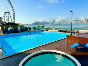 Roda Gigante, garagem e piscina